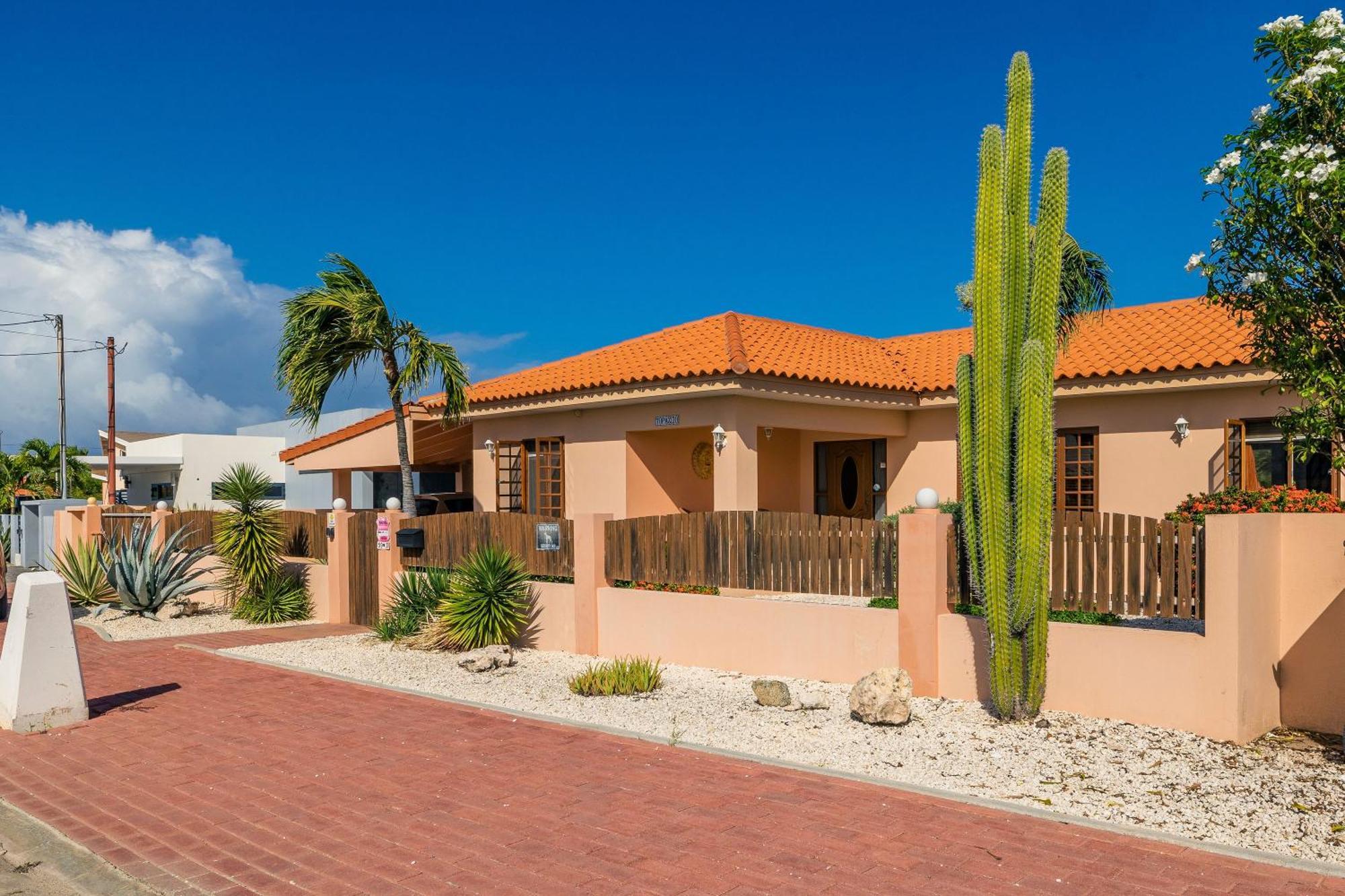 Sunrise Villa Is Gorgeous For Daily Views Of Sunrises And Sunsets Palm Beach Екстер'єр фото
